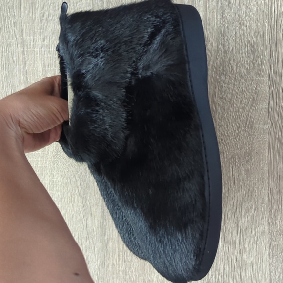 Victoria’s Secret Faux Fur Bootie- M - Picture 9 of 11